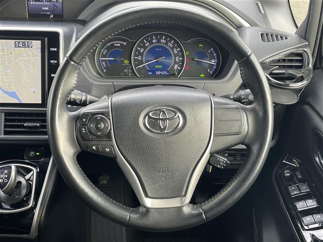 ヴォクシー ハイブリッドＺＳ　煌ＩＩ　純正１０インチナビＴＶ　両側パワースライドドア　前後ドライブレコーダー　シートヒーター　バックカメラ　ビルトインＥＴＣ　ＵＳＢ　オートマチックハイビーム　オートライト　レーンアシストキープ（14枚目）