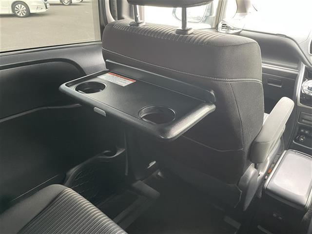 ヴォクシー ハイブリッドＺＳ　煌ＩＩ　純正１０インチナビＴＶ　両側パワースライドドア　前後ドライブレコーダー　シートヒーター　バックカメラ　ビルトインＥＴＣ　ＵＳＢ　オートマチックハイビーム　オートライト　レーンアシストキープ（15枚目）