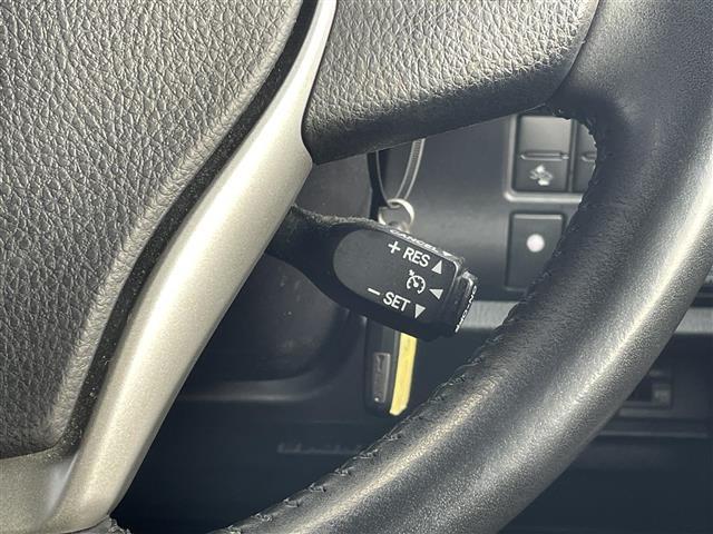 ヴォクシー ハイブリッドＺＳ　煌ＩＩ　純正１０インチナビＴＶ　両側パワースライドドア　前後ドライブレコーダー　シートヒーター　バックカメラ　ビルトインＥＴＣ　ＵＳＢ　オートマチックハイビーム　オートライト　レーンアシストキープ（17枚目）