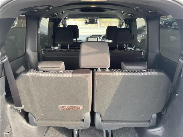 ヴォクシー ハイブリッドＺＳ　煌ＩＩ　純正１０インチナビＴＶ　両側パワースライドドア　前後ドライブレコーダー　シートヒーター　バックカメラ　ビルトインＥＴＣ　ＵＳＢ　オートマチックハイビーム　オートライト　レーンアシストキープ（25枚目）