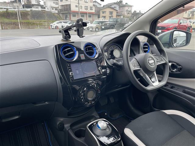 ノート e-パワー X レーダークルーズコントロール 全方位カメラ デジタルインナーミラー エマージェンシーブレーキ レーンディパーチャーアラート LEDライト ETC Bluetooth フルセグTV 純正フロアマット(20枚目)