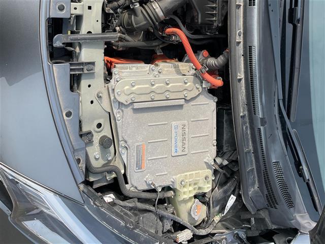 ノート e-パワー X レーダークルーズコントロール 全方位カメラ デジタルインナーミラー エマージェンシーブレーキ レーンディパーチャーアラート LEDライト ETC Bluetooth フルセグTV 純正フロアマット(39枚目)