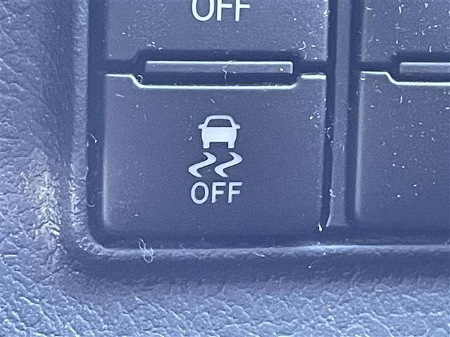 シエンタ G 純正ナビ フルセグテレビ 全方位カメラ アイドリングストップ プッシュスタート 両側パワースライドドア ETC オートマチックハイビーム 車線逸脱アラーム 衝突被害軽減ブレーキ(8枚目)