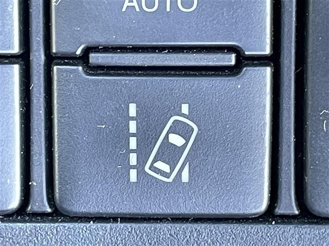 シエンタ G 純正ナビ フルセグテレビ 全方位カメラ アイドリングストップ プッシュスタート 両側パワースライドドア ETC オートマチックハイビーム 車線逸脱アラーム 衝突被害軽減ブレーキ(14枚目)