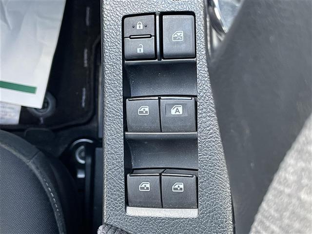 シエンタ G 純正ナビ フルセグテレビ 全方位カメラ アイドリングストップ プッシュスタート 両側パワースライドドア ETC オートマチックハイビーム 車線逸脱アラーム 衝突被害軽減ブレーキ(22枚目)