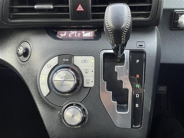 シエンタ ハイブリッドG ☆ETC☆ドライブレコーダー ☆横滑り防止装置 ☆EV/ECOモード ☆バックカメラ ☆Bluetooth接続 ☆プッシュスタート ☆スマートキー ☆スペアキー ☆LEDライト ☆純正アルミホイール(16枚目)