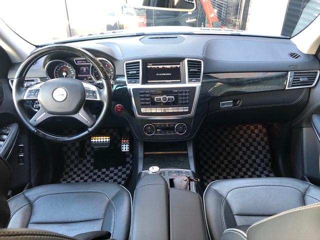 GL550 4マチック AMGエクスクルーシブパック GLクラス 4MATIC AMGエクスクルーシブ 社外22インチAW AMGキーケース ロワリングキッド ドラレコ デイライト ヘッドレストモニター エンブレムAMG GL65仕様 コマンドカバー(3枚目)