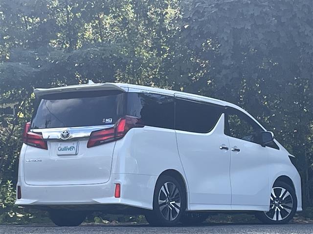 アルファード ２．５Ｓ　Ｃパッケージ　両電動ドア　電動トランク　本革　レーダクルーズ　コーナーセンサ　オートＬＥＤ　Ｂモニタ　レーンキープ　オットマン　地デジ　エアロ　シートクーラー　シートヒータ　リアオートエアコン　ＴＶ　横滑り防止（8枚目）