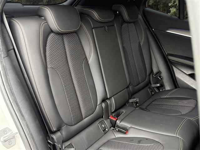 X2 xDrive 20dMスポーツXエディションジョイ+ ワンオーナー ハーフレザー 純正ナビ バックカメラ Bluetooth オートライト シートヒーター アダプティブクルーズコントロール レーンキープ プッシュスタート ドラレコ 19インチアルミ(18枚目)