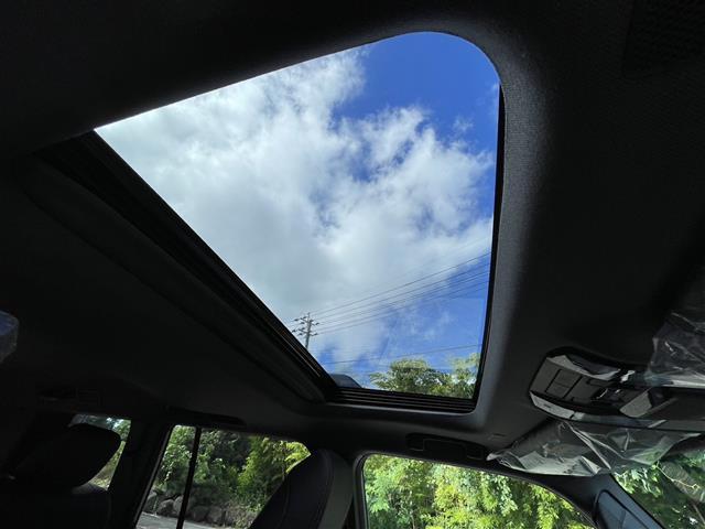 ランドクルーザー250 VX サンル-フ 革シート 寒冷地仕様 LEDヘッドランプ 4WD レーンアシスト 衝突軽減システム スマートキー アラウンドビューカメラ パワートランク レーダークルコン Bluetooth接続(14枚目)