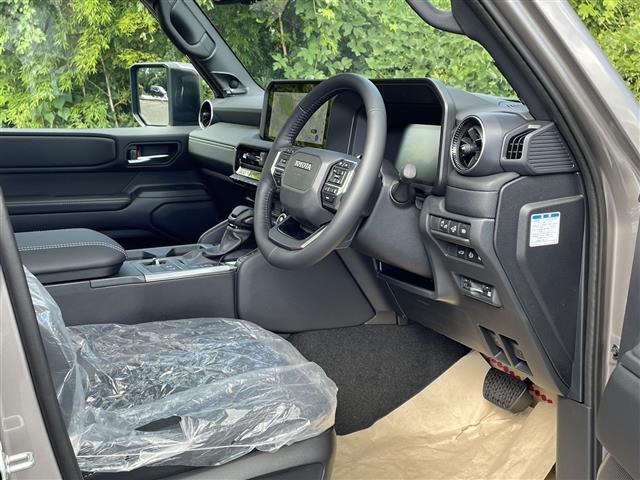 ランドクルーザー250 VX サンル-フ 革シート 寒冷地仕様 LEDヘッドランプ 4WD レーンアシスト 衝突軽減システム スマートキー アラウンドビューカメラ パワートランク レーダークルコン Bluetooth接続(17枚目)