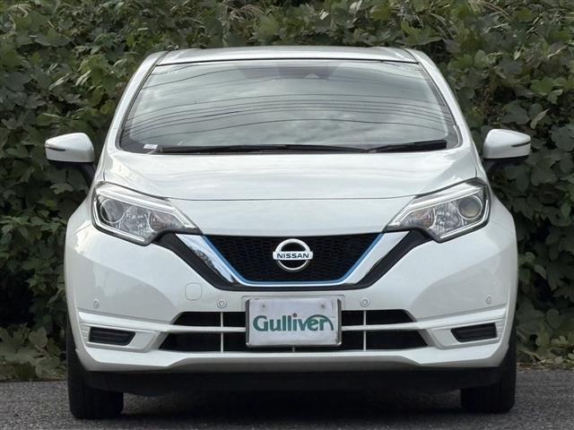 ノート ｅ－パワー　Ｘ　アダプティブクルーズ　ＢＴオーディオ　ＳＤナビゲーション　３６０°カメラ　オートライ　横滑防止装置　Ｒカメラ　運転席助手席エアバック　地デジ　レーンキープ　ＡＵＴＯエアコン　ＤＶＤ再生　ナビＴＶ（3枚目）