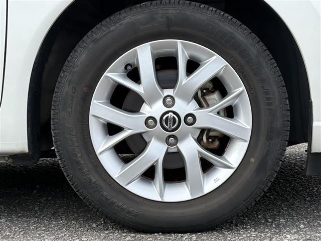 ノート ｅ－パワー　Ｘ　アダプティブクルーズ　ＢＴオーディオ　ＳＤナビゲーション　３６０°カメラ　オートライ　横滑防止装置　Ｒカメラ　運転席助手席エアバック　地デジ　レーンキープ　ＡＵＴＯエアコン　ＤＶＤ再生　ナビＴＶ（12枚目）