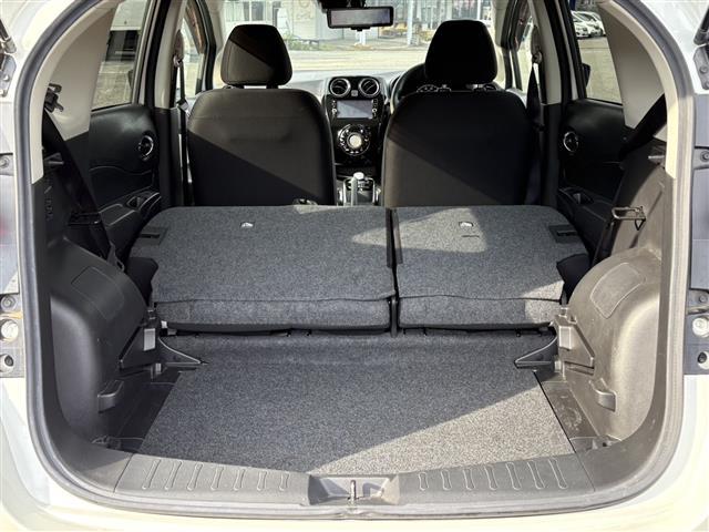 ノート ｅ－パワー　Ｘ　アダプティブクルーズ　ＢＴオーディオ　ＳＤナビゲーション　３６０°カメラ　オートライ　横滑防止装置　Ｒカメラ　運転席助手席エアバック　地デジ　レーンキープ　ＡＵＴＯエアコン　ＤＶＤ再生　ナビＴＶ（36枚目）