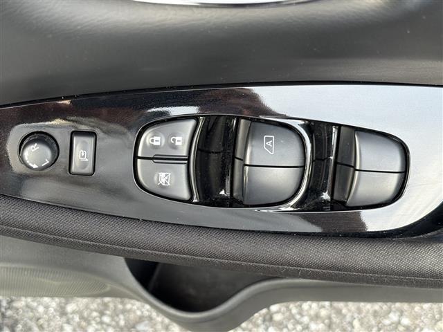 リーフ Ｘ　Ｖセレクション　レーダークルコン　Ｂｌｕｅｔｏｏｔｈオーディオ　３６０°カメラ　踏み間違い防止装置　ＬＥＤランプ　シートヒーター　クリアランスソナー　ナビ　１オーナー　オートライト　ＥＴＣ　インテリキー　ＡＢＳ（36枚目）