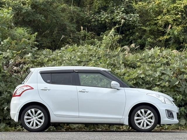 スイフト XL ワンオーナー車 TVナビ 運転席エアバッグ スマートキー オートエアコン キーフリー 横滑り防止機能 SD ABS パワステ ドライブレコーダー パワーウィンドウ ワンセグTV バックアイカメラ(9枚目)