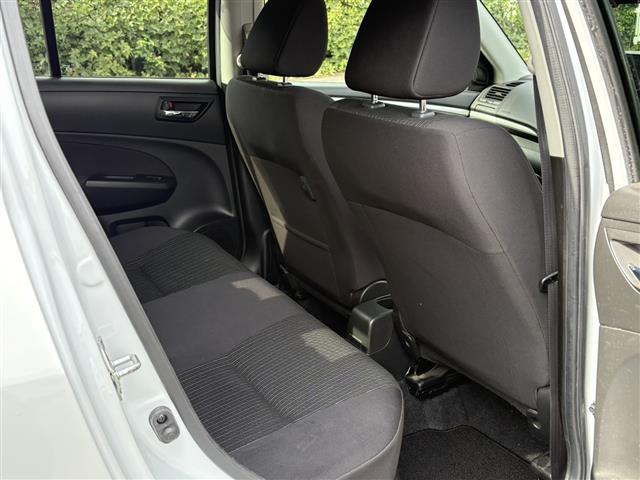 スイフト XL ワンオーナー車 TVナビ 運転席エアバッグ スマートキー オートエアコン キーフリー 横滑り防止機能 SD ABS パワステ ドライブレコーダー パワーウィンドウ ワンセグTV バックアイカメラ(16枚目)