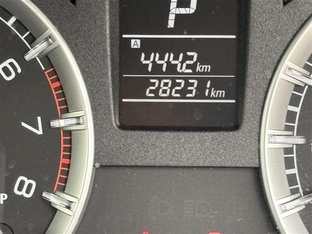 スイフト XL ワンオーナー車 TVナビ 運転席エアバッグ スマートキー オートエアコン キーフリー 横滑り防止機能 SD ABS パワステ ドライブレコーダー パワーウィンドウ ワンセグTV バックアイカメラ(27枚目)