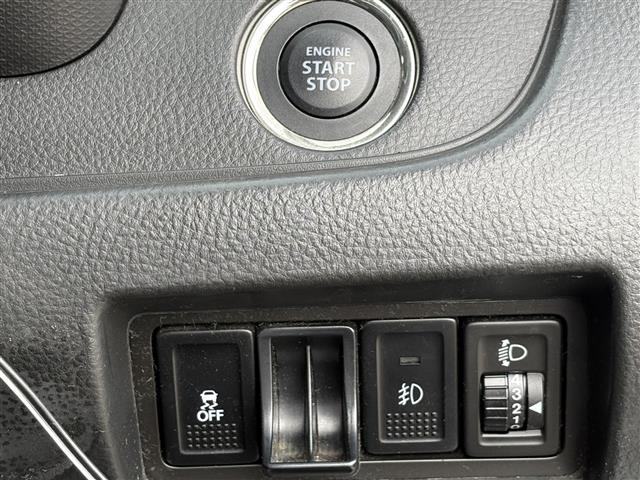 スイフト XL ワンオーナー車 TVナビ 運転席エアバッグ スマートキー オートエアコン キーフリー 横滑り防止機能 SD ABS パワステ ドライブレコーダー パワーウィンドウ ワンセグTV バックアイカメラ(32枚目)