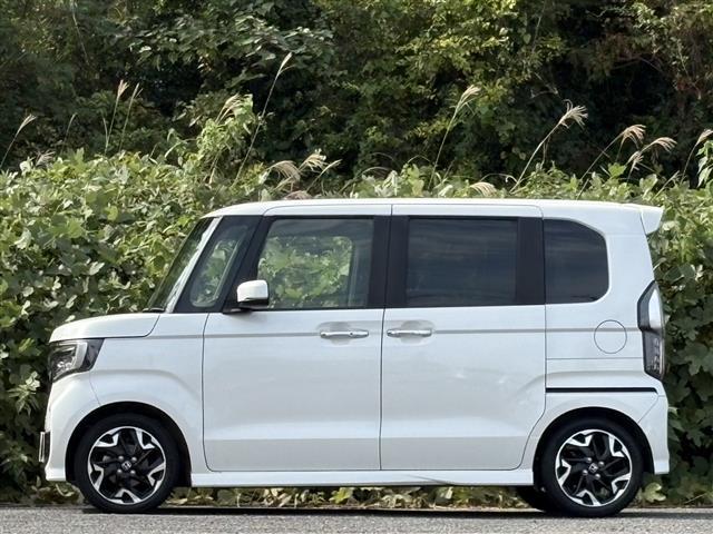 N-BOXカスタム G・EXターボホンダセンシング 車線逸脱防止 ブルートゥースオーディオ Rカメ ナビTV サイドエアバッグ タ-ボ LEDヘットライト ETC 横滑り防止 パワーステアリング DVD再生可 Wエアバック パワーウィンドウ AC SD(5枚目)