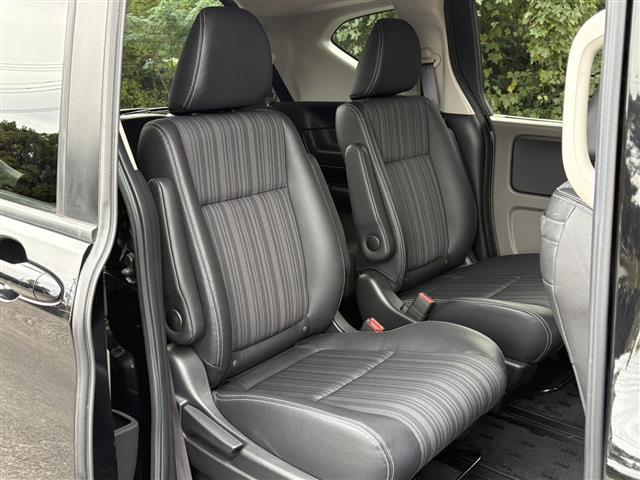 フリードハイブリッド ハイブリッド・EX レーダーC 地デジフルセグTV 車線逸脱警報装置 シ-トヒ-タ- AUX リヤカメラ LEDライト フルオートエアコン ABS DVD再生可 ウォークスルー サイドエアバッグ キーフリー ナビ&TV(17枚目)