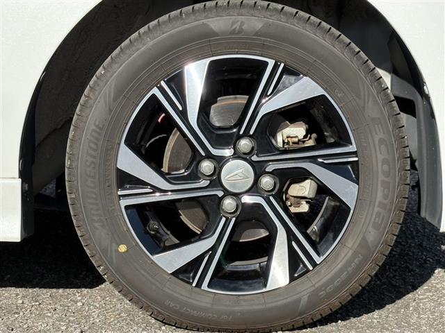 タント カスタムＸスタイルセレクション　ブレーキサポート　ＢＴ　ＳＤ　地デジ　パーキングセンサー　レーンキープ　ＡＵＴＯライト　Ｉストップ　ナビＴＶ　シートヒータ　ＤＶＤ　ＬＥＤライト　スマートキー　横滑り防止　ＥＴＣ　サイドエアバック（12枚目）