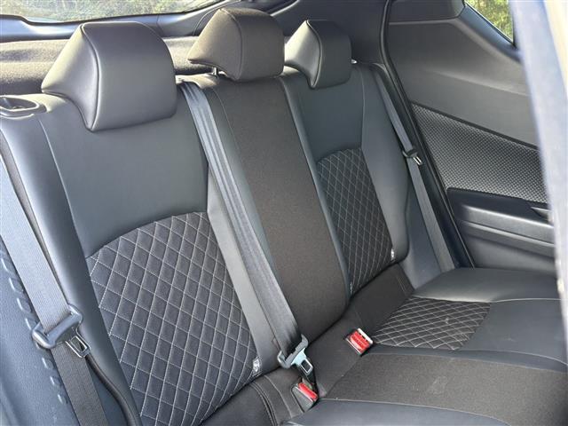 Ｃ－ＨＲ Ｇ　モード　ネロ　車線逸脱警告　レーダークルコン　リアカメラ　衝突軽減　ブルートゥース　ＬＥＤヘッドライ　シートＨ　横滑り防止　オートライト　パワーウインドウ　アイドリングストップ　オートエアコン　フルセグテレビ　ＳＤ（19枚目）