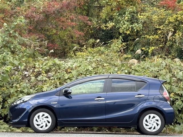 アクア Ｓスタイルブラック　社外メモリーナビ　バックカメラ　フルセグ　　ＤＶＤ　Ｂｌｕｅｔｏｏｔｈ　ビルトインＥＴＣ　ＬＥＤヘッドライト　オートライト　フォグランプ　オートハイビーム　レーンキープ　スマートキー　プッシュスタート（5枚目）