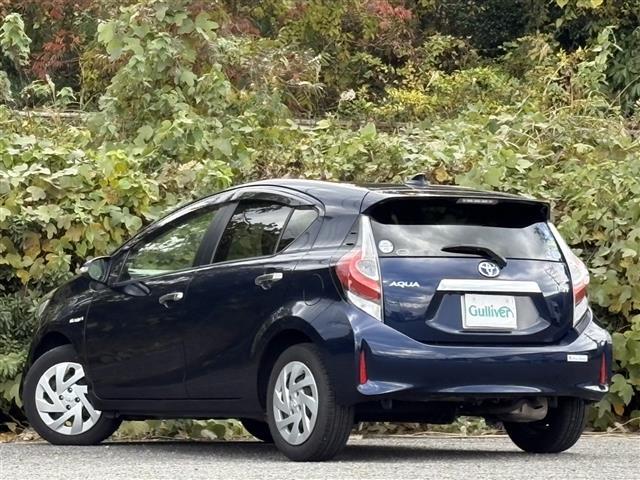 アクア Ｓスタイルブラック　社外メモリーナビ　バックカメラ　フルセグ　　ＤＶＤ　Ｂｌｕｅｔｏｏｔｈ　ビルトインＥＴＣ　ＬＥＤヘッドライト　オートライト　フォグランプ　オートハイビーム　レーンキープ　スマートキー　プッシュスタート（6枚目）