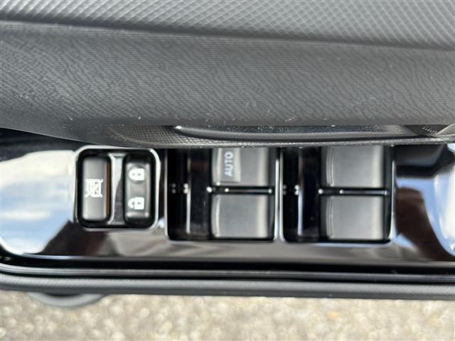 アクア Ｓスタイルブラック　社外メモリーナビ　バックカメラ　フルセグ　　ＤＶＤ　Ｂｌｕｅｔｏｏｔｈ　ビルトインＥＴＣ　ＬＥＤヘッドライト　オートライト　フォグランプ　オートハイビーム　レーンキープ　スマートキー　プッシュスタート（33枚目）