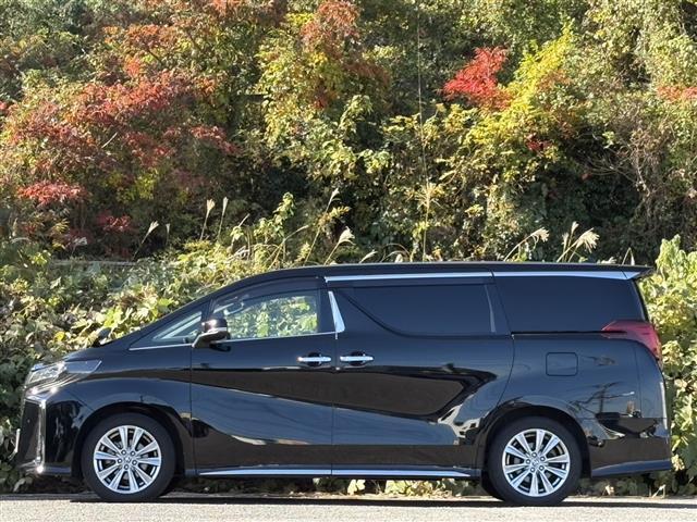 アルファード ２．５Ｓ　タイプゴールドＩＩＩ　ナビＴＶ　フルセグテレビ　ＢＴ接続　クリアランスソナー　レーンアシスト　オートハイビーム　ＴＳＳ　オットマン　ＢＭ　オートライト　ＬＥＤヘッドライト　ドライブレコーダー　ＤＶＤ　ＥＴＣ　オートエアコン（5枚目）