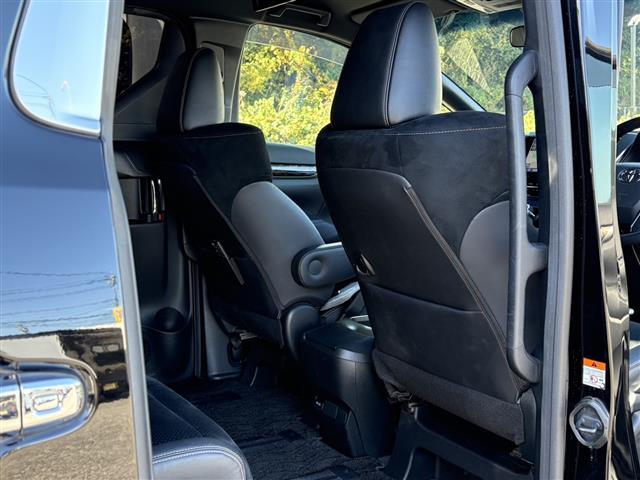 アルファード ２．５Ｓ　タイプゴールドＩＩＩ　ナビＴＶ　フルセグテレビ　ＢＴ接続　クリアランスソナー　レーンアシスト　オートハイビーム　ＴＳＳ　オットマン　ＢＭ　オートライト　ＬＥＤヘッドライト　ドライブレコーダー　ＤＶＤ　ＥＴＣ　オートエアコン（16枚目）