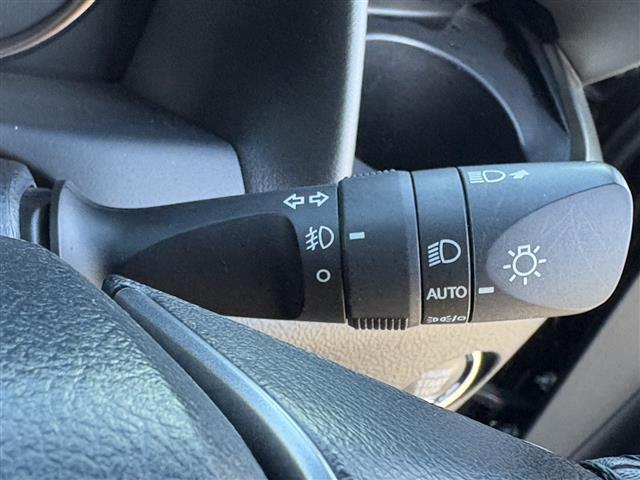 アルファード ２．５Ｓ　タイプゴールドＩＩＩ　ナビＴＶ　フルセグテレビ　ＢＴ接続　クリアランスソナー　レーンアシスト　オートハイビーム　ＴＳＳ　オットマン　ＢＭ　オートライト　ＬＥＤヘッドライト　ドライブレコーダー　ＤＶＤ　ＥＴＣ　オートエアコン（32枚目）