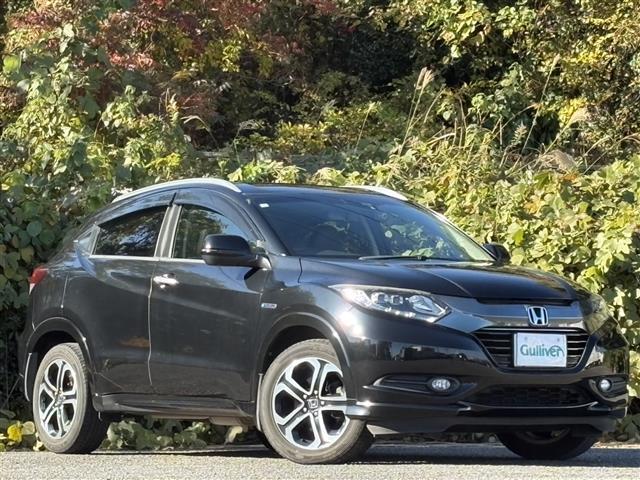 ヴェゼル ハイブリッドＺ　ＢＬＵＥＴＯＯＴＨ　Ｒカメ　スマキー　ワンオーナー　ＬＥＤランプ　シ－トヒ－タ－　サイドカーテンエアバック　運転席助手席エアバッグ　ＶＳＡ　パワーステアリング　フルオートエアコン　キーフリ　ナビＴＶ（2枚目）