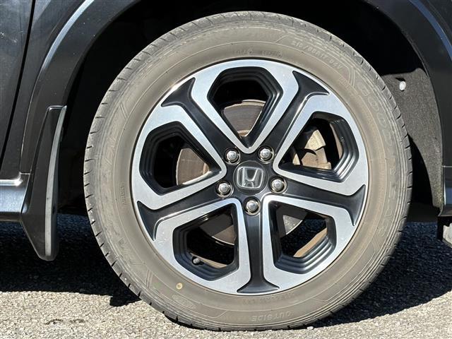 ヴェゼル ハイブリッドＺ　ＢＬＵＥＴＯＯＴＨ　Ｒカメ　スマキー　ワンオーナー　ＬＥＤランプ　シ－トヒ－タ－　サイドカーテンエアバック　運転席助手席エアバッグ　ＶＳＡ　パワーステアリング　フルオートエアコン　キーフリ　ナビＴＶ（12枚目）