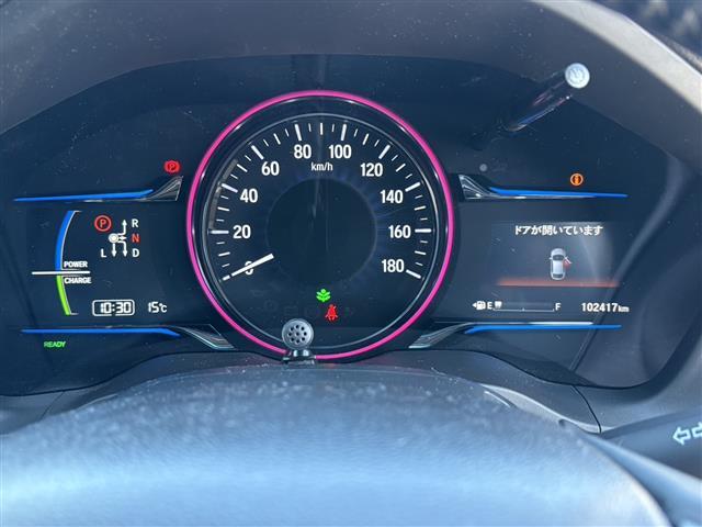 ヴェゼル ハイブリッドＺ　ＢＬＵＥＴＯＯＴＨ　Ｒカメ　スマキー　ワンオーナー　ＬＥＤランプ　シ－トヒ－タ－　サイドカーテンエアバック　運転席助手席エアバッグ　ＶＳＡ　パワーステアリング　フルオートエアコン　キーフリ　ナビＴＶ（27枚目）