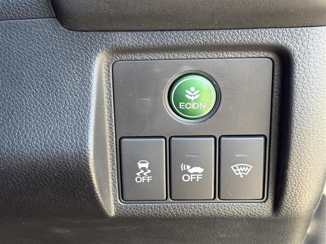 ヴェゼル ハイブリッドＺ　ＢＬＵＥＴＯＯＴＨ　Ｒカメ　スマキー　ワンオーナー　ＬＥＤランプ　シ－トヒ－タ－　サイドカーテンエアバック　運転席助手席エアバッグ　ＶＳＡ　パワーステアリング　フルオートエアコン　キーフリ　ナビＴＶ（33枚目）