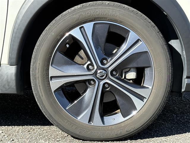 キックス Ｘ　パーキングセンサー　ブルートゥースオーディオ　地デジ　ナビ＆ＴＶ　ＶＤＣ　追従クルコン　スマートキー　ＤＶＤ再生　ＬＥＤヘッド　レーンアシスト　パワーステアリング　ＥＴＣ　オートライト　ＡＡＣ　ＡＢＳ（12枚目）