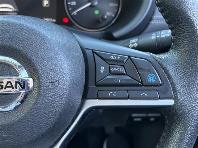 キックス Ｘ　パーキングセンサー　ブルートゥースオーディオ　地デジ　ナビ＆ＴＶ　ＶＤＣ　追従クルコン　スマートキー　ＤＶＤ再生　ＬＥＤヘッド　レーンアシスト　パワーステアリング　ＥＴＣ　オートライト　ＡＡＣ　ＡＢＳ（27枚目）