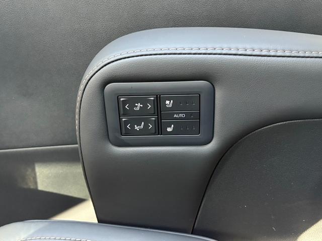 アルファード Ｚ　左右独立ムーンルーフ　トヨタチームメイト　ユニバーサルステップ　アドバンストパーク　パーキングサポートブレーキ　アドバンストブレーキ　パノラミックビューモニター純正ナビ　パワーリアゲート　両側パワスラ（37枚目）