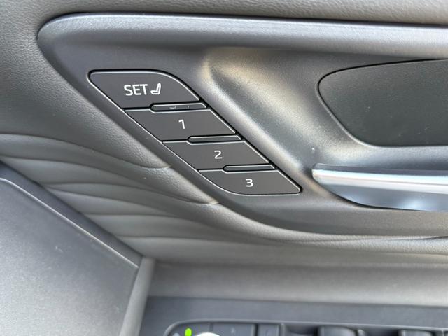 アルファード Ｚ　左右独立ムーンルーフ　トヨタチームメイト　ユニバーサルステップ　アドバンストパーク　パーキングサポートブレーキ　アドバンストブレーキ　パノラミックビューモニター純正ナビ　パワーリアゲート　両側パワスラ（43枚目）