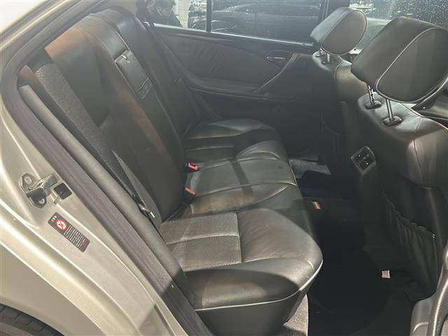 Eクラス E320(3枚目)