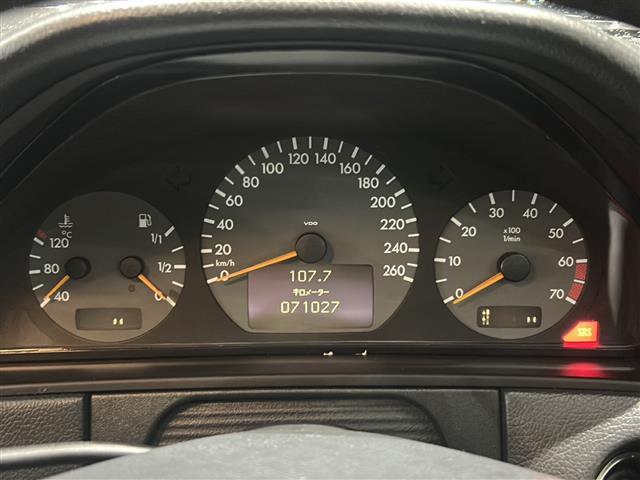 Eクラス E320(5枚目)