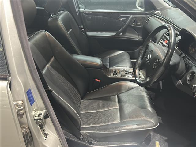 Eクラス E320(9枚目)