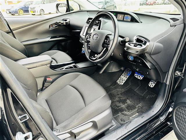 S トヨタセーフティセンス サンルーフ 社外SDナビ CD DVD DTV Bluetooth バックカメラ レーダークルーズコントロール LEDオートライト オートハイビーム(6枚目)