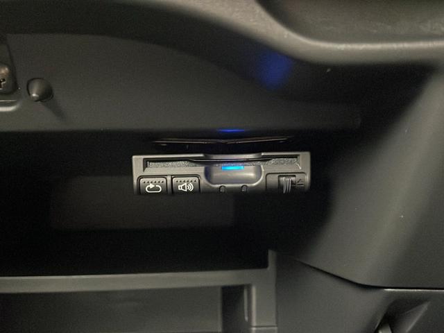 e-パワー メダリスト エマージェンシーブレーキ 純正SDナビ CD DVD DTV Bluetooth アラウンドビューモニター ハーフレザー調シート デジタルインナーミラー スマートキー プッシュスター(4枚目)