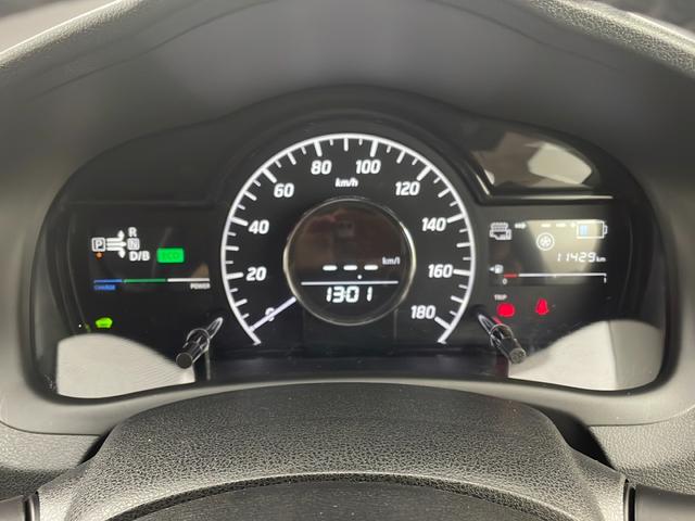e-パワー メダリスト エマージェンシーブレーキ 純正SDナビ CD DVD DTV Bluetooth アラウンドビューモニター ハーフレザー調シート デジタルインナーミラー スマートキー プッシュスター(11枚目)
