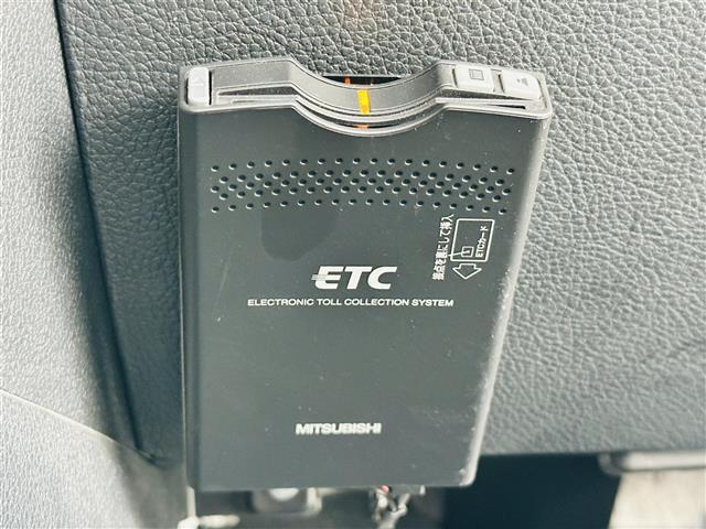 2.5iアイサイト 社外メモリナビ バックカメラ レーダークルーズコントロール パワーシート パドルシフト スマートキー プッシュスタート ETC 純正アルミホイール フロアマット(3枚目)