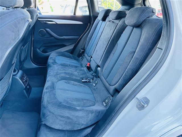 xDrive 18d Mスポーツ インテリジェントセーフティ 純正ナビ バックカメラ LEDオートライト コーナーセンサー Mスポーツ専用シート Mスポーツ専用アルミホイール Mスポーツ専用ステアリング スマートキー(10枚目)