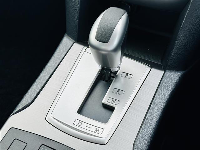 2.5iアイサイト 4WD 純正HDDナビ CD/DVD/DTV/Bluetooth バックカメラ レーダークルーズコントロール HIDオートライト パドルシフト ハーフレザー調シート パワーシート スマートキ- ETC(9枚目)